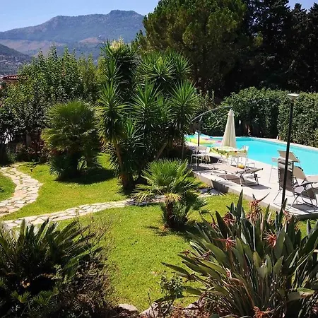 Tiziana Villa