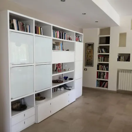 Tiziana Villa *