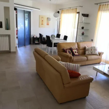 Tiziana Villa